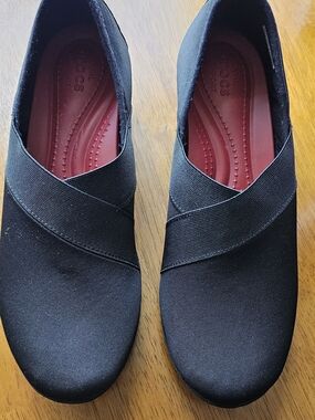 Crocs Women's Black Slip-On Flats with Burgundy Insole